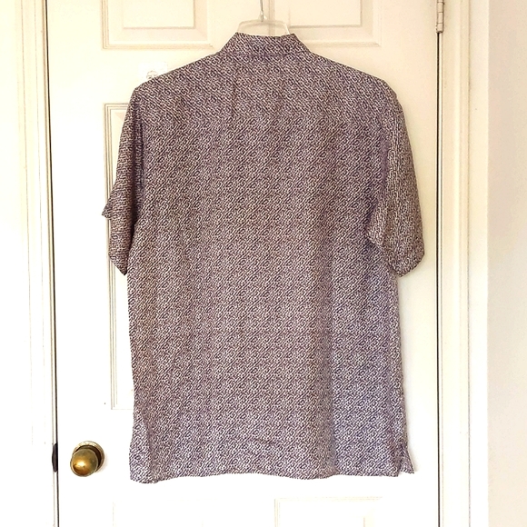 NWOT. Men's 100% Silk Multi Color Patterned Short Sleeve Button-Down Shirt. - Picture 5 of 5